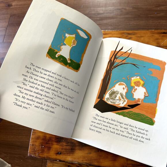 Vintage 1996 PJ Library Hanna's Sabbath Dress Jewish Paperback Book - Picture 4 of 9